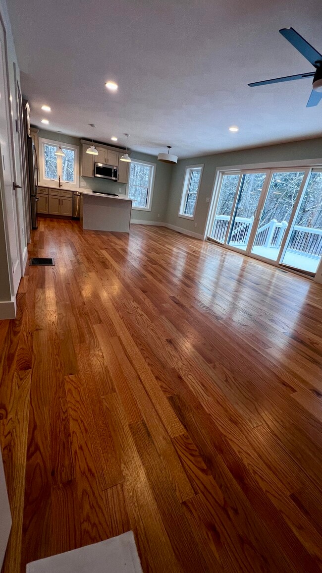 5 Indian Valley Rd, Unit B in Pelham, NH - Foto de edificio - Building Photo