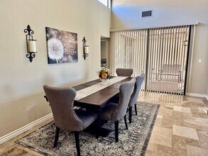 305 Durango in Palm Desert, CA - Building Photo - Building Photo
