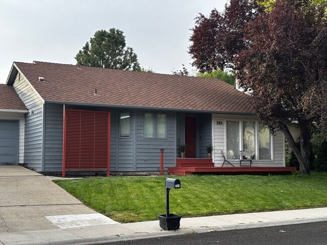 property at 521 N Stierman Way