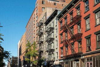 151 E 20th St in New York, NY - Building Photo - Building Photo