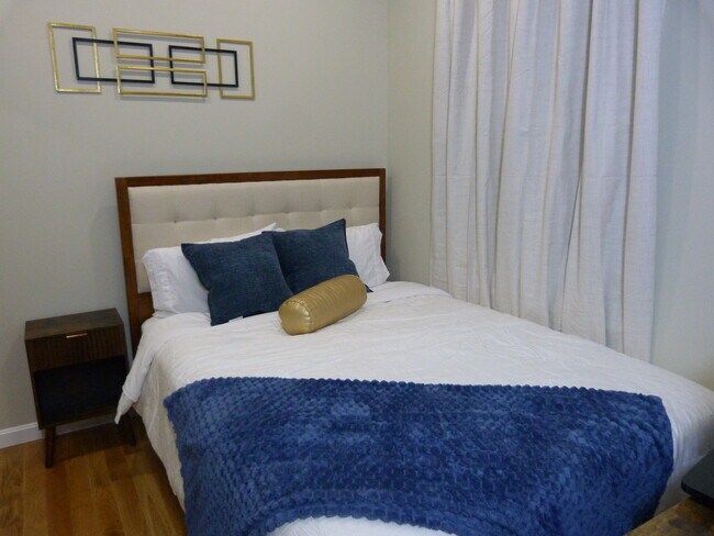 209 Lincoln St, Unit Furnished Studio in Worcester, MA - Foto de edificio - Building Photo