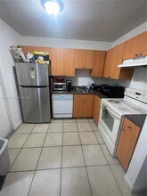 4852 NW 9th Dr in Plantation, FL - Building Photo - Building Photo