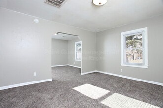 2006 S Emporia St in Wichita, KS - Building Photo - Building Photo