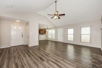 1121 Cardinal Oaks Dr in Mansfield, TX - Foto de edificio - Building Photo