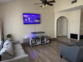 605 Atlanta Dr in Laredo, TX - Building Photo - Building Photo