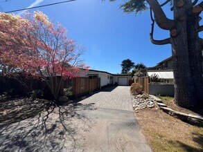 512 Cliff Dr in Aptos, CA - Building Photo - Building Photo