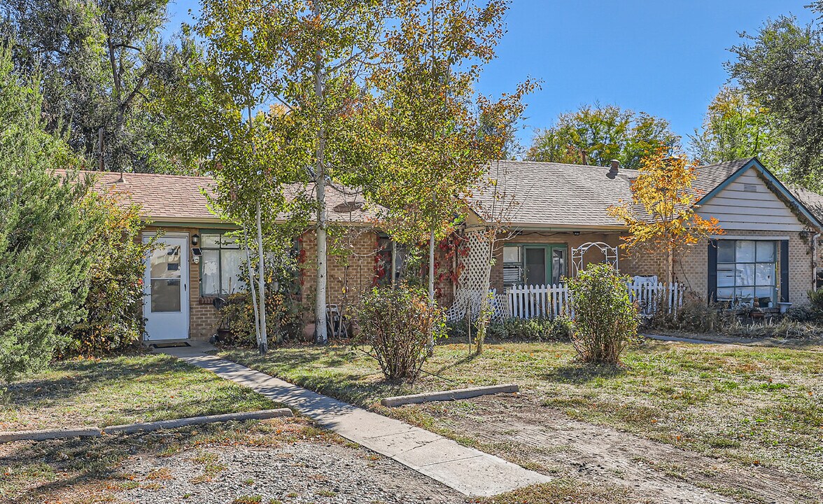 1360 Zephyr St in Lakewood, CO - Foto de edificio