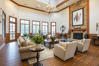 Reserve at Asheville in Asheville, NC - Foto de edificio - Interior Photo