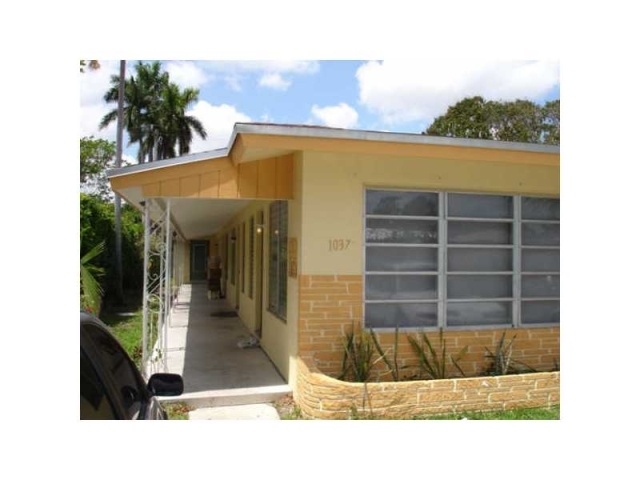 1037 NE 9th Ave in Fort Lauderdale, FL - Building Photo