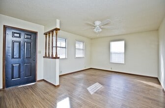 726 McClure Ave in Lowell, AR - Building Photo - Building Photo