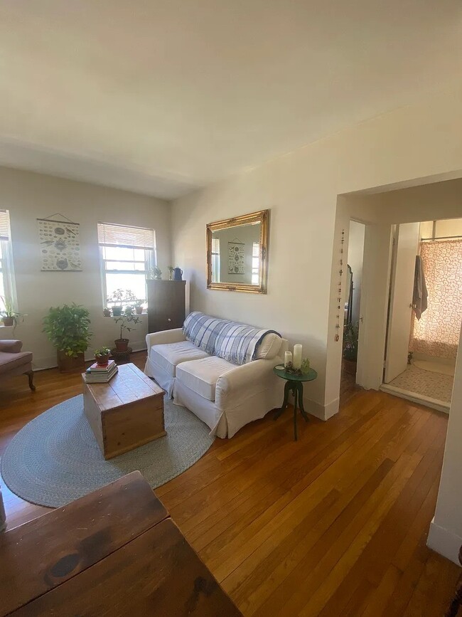 1307 Commonwealth, Unit 17 in Boston, MA - Building Photo - Building Photo
