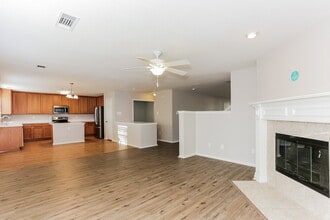 7956 Meadow Spring Ln in Fort Worth, TX - Building Photo - Building Photo