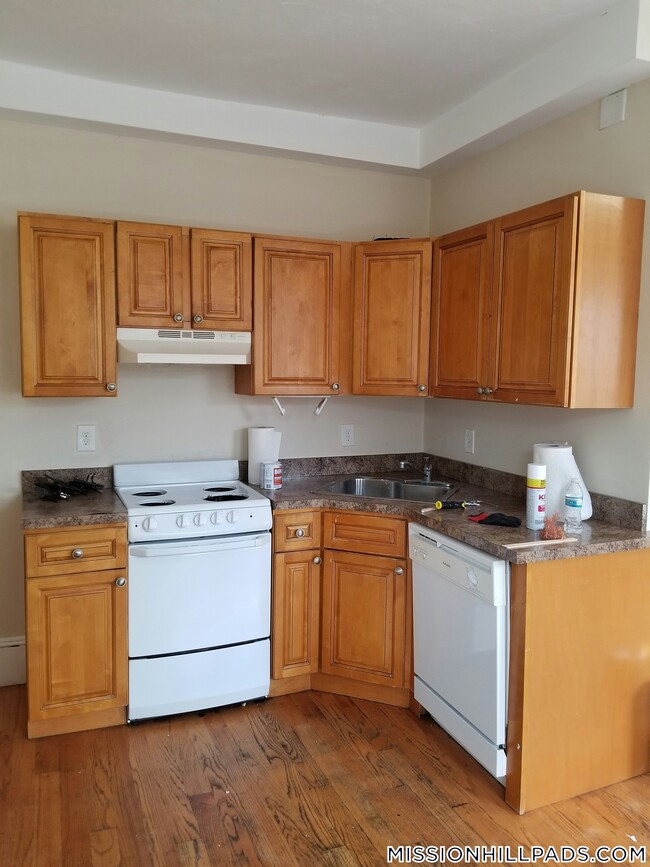 887 Huntington Ave in Boston, MA - Building Photo - Building Photo
