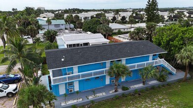 1115 S Ocean Dr in Fort Pierce, FL - Foto de edificio - Building Photo