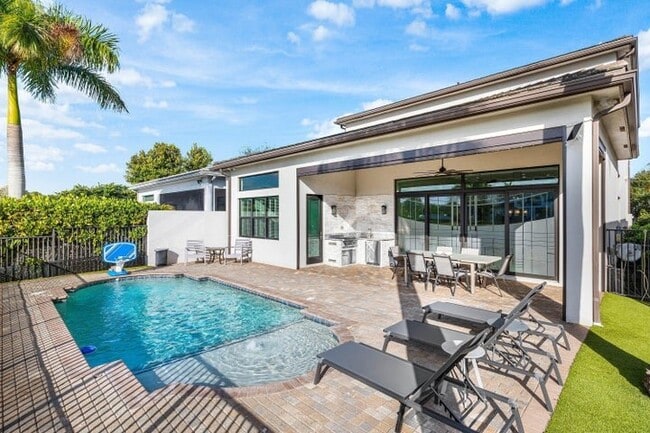 17317 Santaluce Mnr in Boca Raton, FL - Foto de edificio - Building Photo