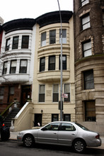 340  West 71 Street in New York, NY - Building Photo - Building Photo