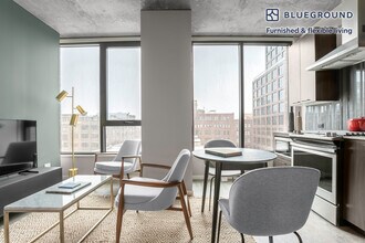 939 W Washington Blvd in Chicago, IL - Building Photo - Building Photo