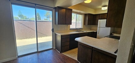 714-716 SW Bridge St in Grants Pass, OR - Foto de edificio - Building Photo