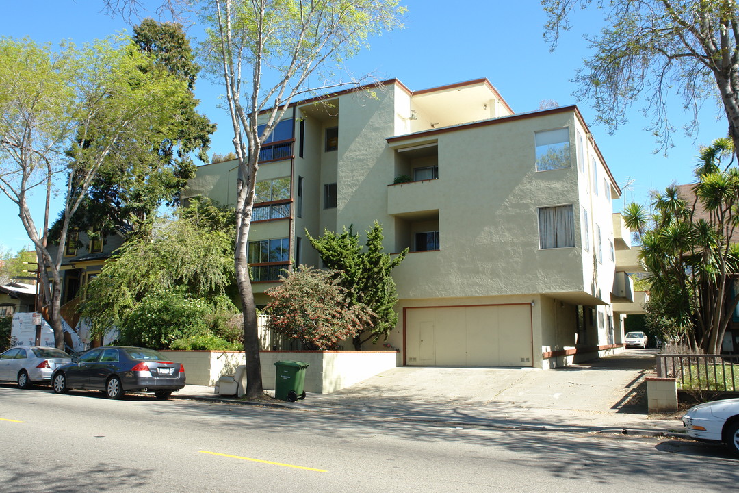 1615 Martin Luther King Jr Way in Berkeley, CA - Building Photo