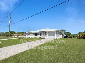 122 Ivan Ave S in Lehigh Acres, FL - Building Photo - Building Photo