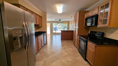 830 NW 10th Terrace in Stuart, FL - Building Photo - Building Photo