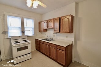 627 Leavenworth St in Manhattan, KS - Building Photo - Building Photo