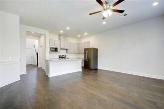 13501 Metric Blvd in Austin, TX - Building Photo - Building Photo