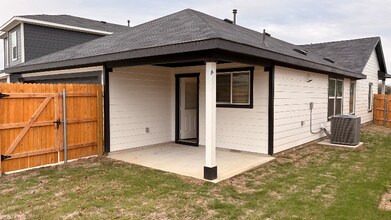 316 Constanza Trl in Bastrop, TX - Building Photo - Building Photo