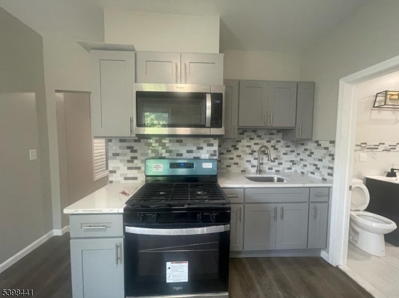 160 12th Ave in Paterson, NJ - Building Photo