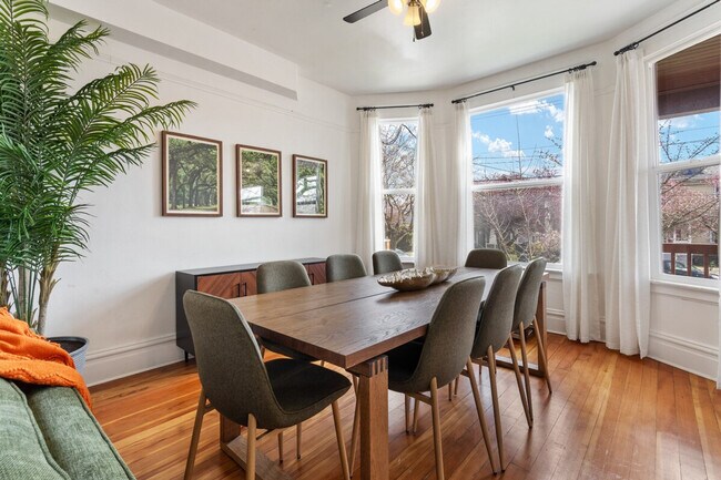 1914 E Jefferson St in Seattle, WA - Building Photo - Building Photo