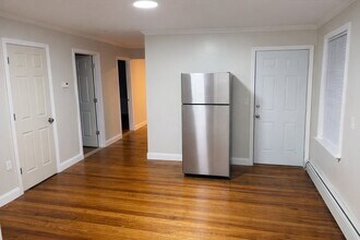 37 Perry St in Central Falls, RI - Building Photo - Building Photo