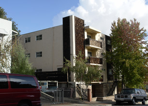 986 Warren St in Hayward, CA - Building Photo - Building Photo