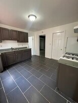 40 James St in Torrington, CT - Building Photo
