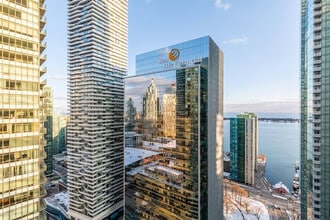 19 Grand Trunk Crescent in Toronto, ON - Building Photo - Building Photo