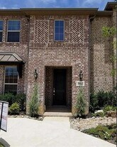 904 Estelle Dr in Euless, TX - Building Photo