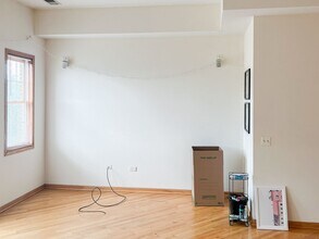 2529 N Southport Ave, Unit 4 in Chicago, IL - Building Photo - Building Photo