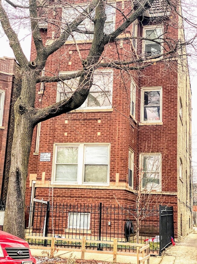 property at 2415 N Hamlin Ave