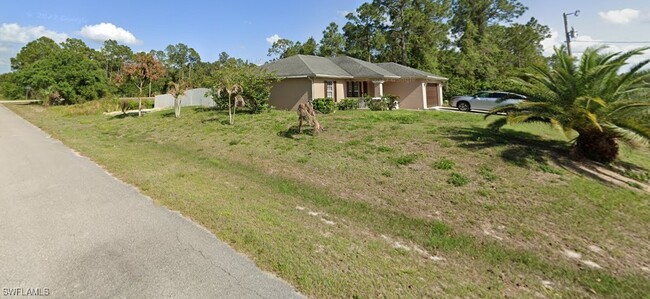 161 Birch Ave in Lehigh Acres, FL - Foto de edificio - Building Photo