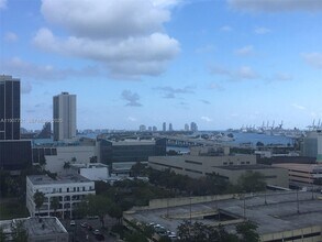 1600 NE 1st Ct-Unit -1005 in Miami, FL - Foto de edificio - Building Photo