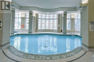 208 Enfield Pl in Mississauga, ON - Building Photo - Building Photo