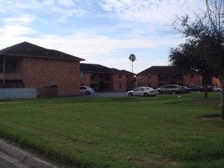 Royal Arms Apartments in Edinburg, TX - Building Photo - Building Photo