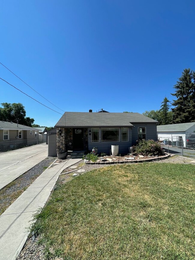 property at 4616 Peck Dr