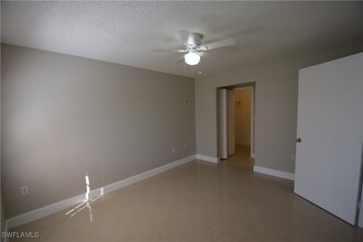 3405 Winkler Ave in Ft. Myers, FL - Building Photo - Building Photo