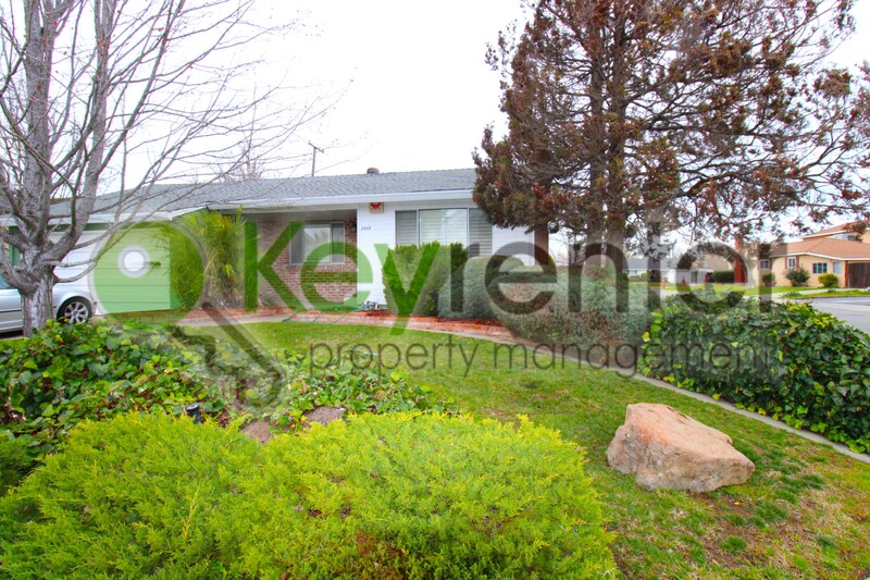 2457 39th Ave in Sacramento, CA - Building Photo