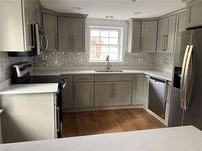 5 Church St in East Greenwich, RI - Building Photo - Building Photo