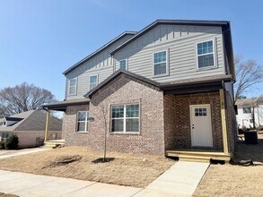 1521 S Duncan Ave in Fayetteville, AR - Building Photo - Building Photo