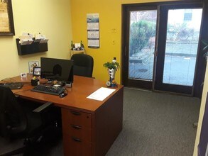 8403 7th Ave in Brooklyn, NY - Foto de edificio - Interior Photo