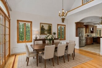 24 Carthay Cir in Newton, MA - Building Photo - Building Photo