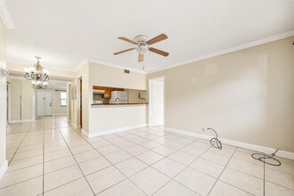 7091 Golf Colony Ct in Greenacres, FL - Building Photo - Building Photo