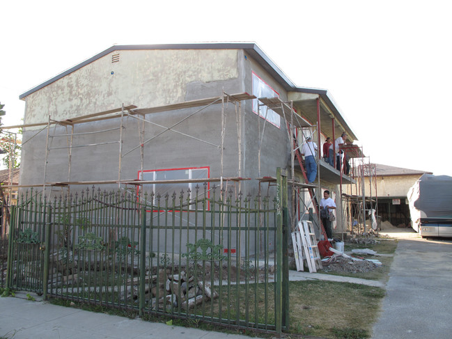 940 Carob Way in Montebello, CA - Building Photo - Building Photo